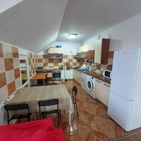Apartamento 5 Centru, La 5 Minute De Plaja Costinesti