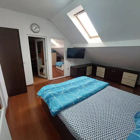 5 Centru, La 5 Minute De Plaja Daire