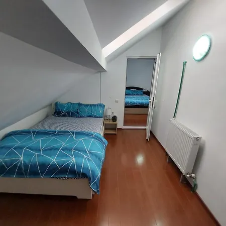 5 Centru, La 5 Minute De Plaja Daire *